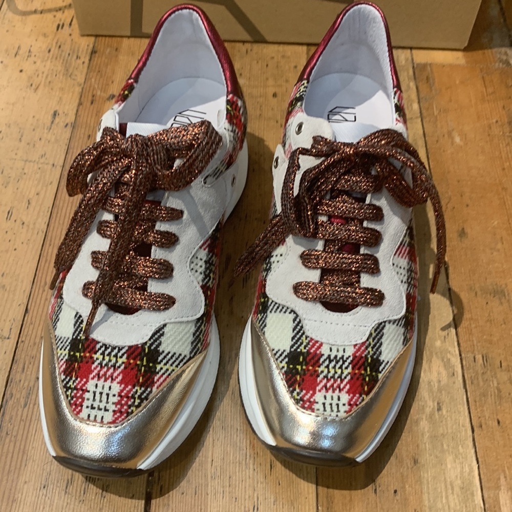 NIB Vaddia Red Tweed tennis shoe. Leather and fabric. Made in Portugal. - Picture 2 of 8